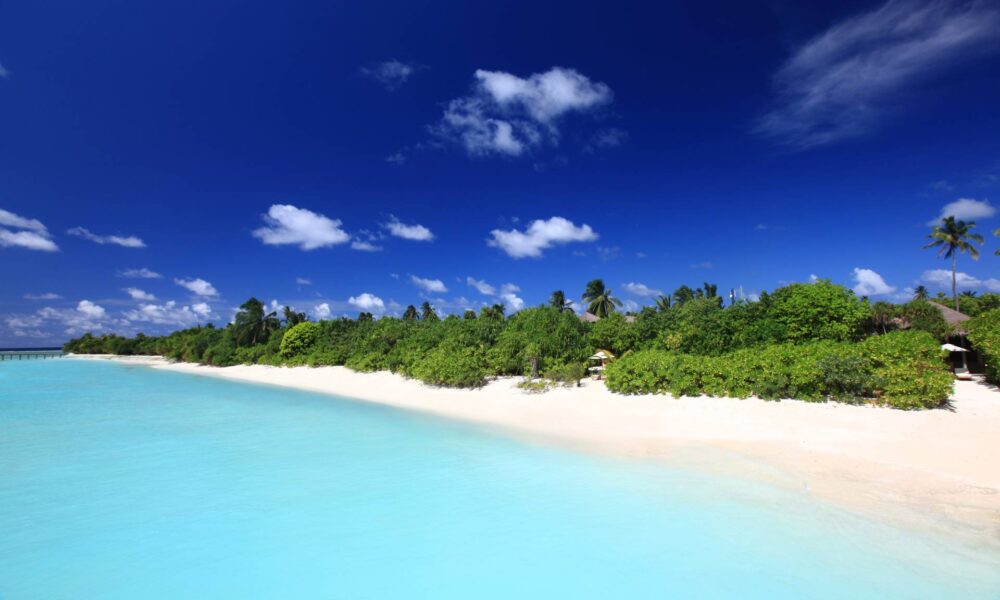 Six Senses Laamu Sandstrand Blaues Meer Luxus Reisen