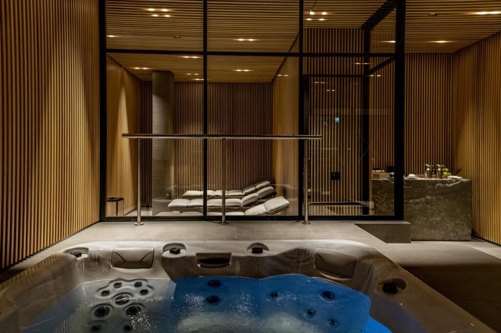 Casa di Langa: Nachhaltige 5-Sterne-Eleganz in Piemont mit Trüffelsuche, Kunst und Weinschule