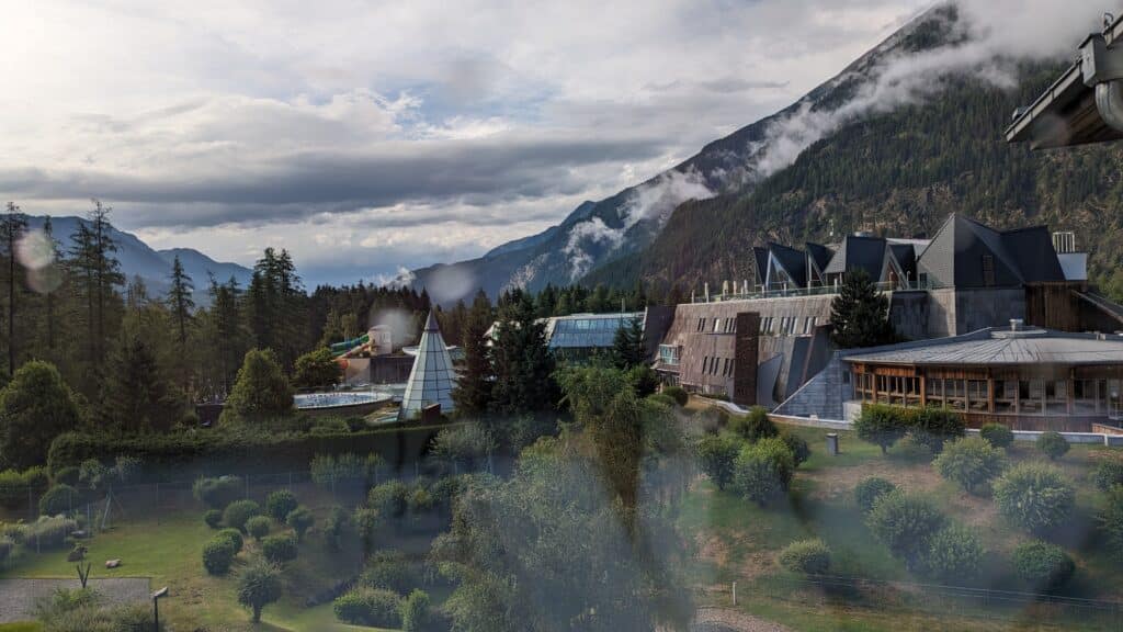 Ausblick auf Hotel und Therme