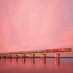 Exklusive Zugreisen Brücke Zug Wasser Abendrot