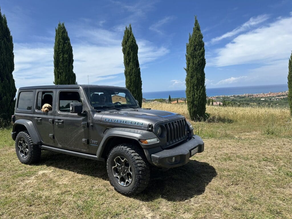 Jeep vorm Poggio ai Santi Toskana Ferien Urlaub