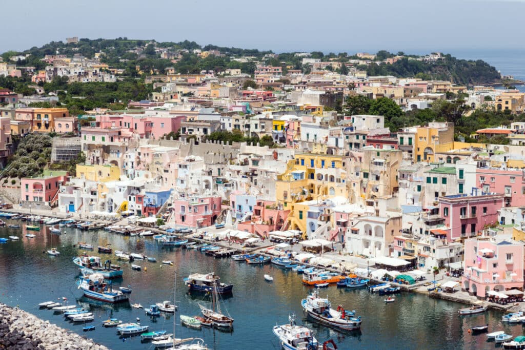 Der Hafen von Procida
