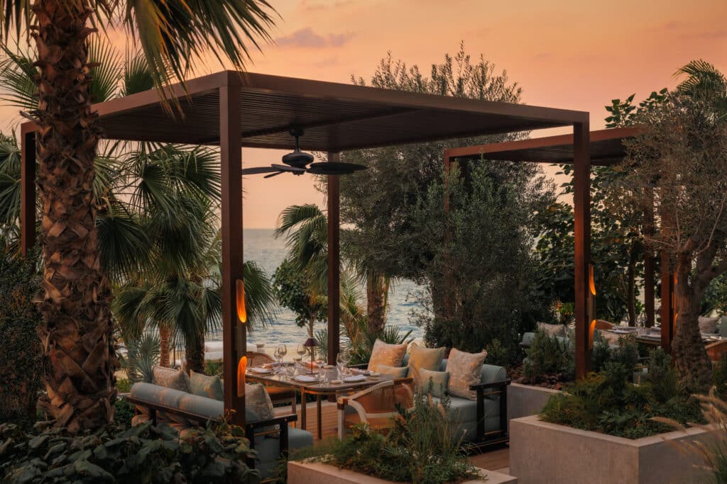 Jumeirah Marsa Al Arab Dubai Luxushotel Garten