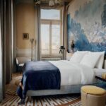 Luxuriöse Suite Villa Pétrusse Luxembourg - Elegantes Zimmer mit Parkblick und historischem Design von Tristan Auer
