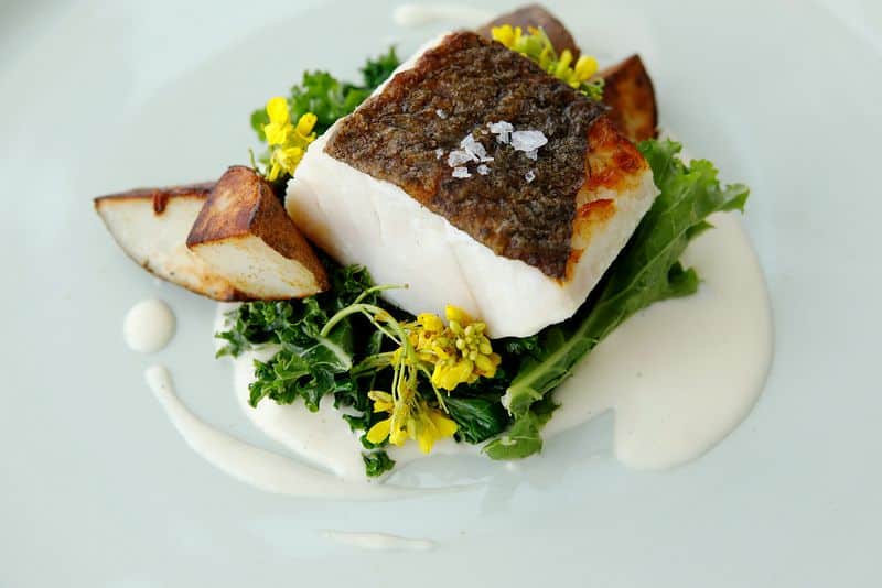 Fogo Island Inn Küche Kabeljau Gericht lokale Zutaten Fine Dining Neufundland Kulinarik Atlantikfisch