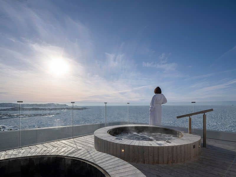 Fogo Island Inn Dachterrasse Hot Tub Whirlpool Atlantikblick Wellness Luxushotel Neufundland Spa
