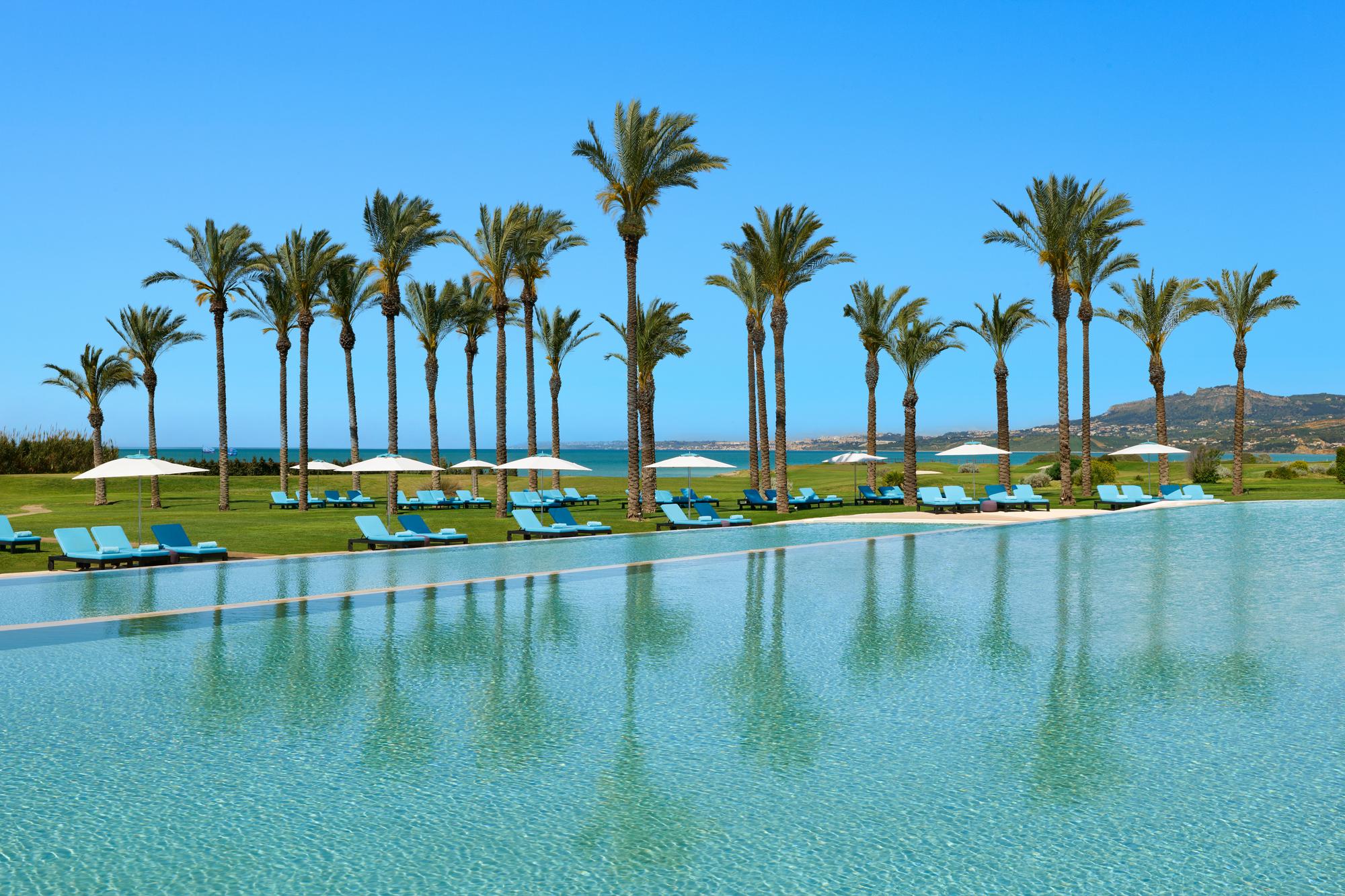 Vor der majestätischen Kulisse des Mittelmeers am Verdura Resort offenbart sich die Verheissung des Blue Zone Living fuer ein langes und erfuelltes Leben.